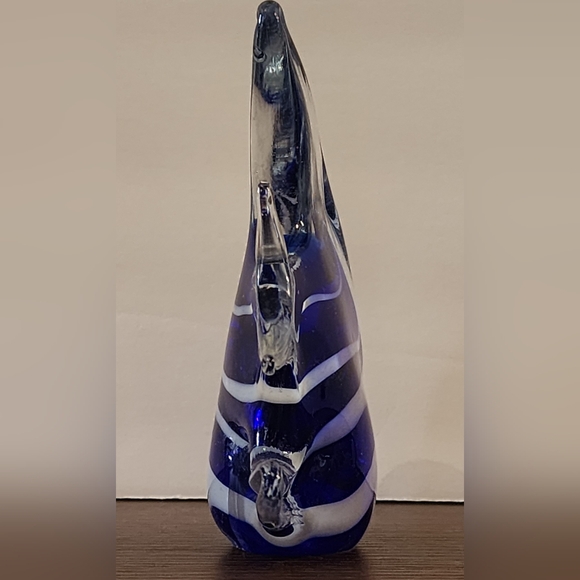 Vintage Murano Style Art Glass Tropical Angel Fish Blue and White Paperweight - Picture 5 of 7